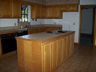 2nd image of 2945 Woodland Dr