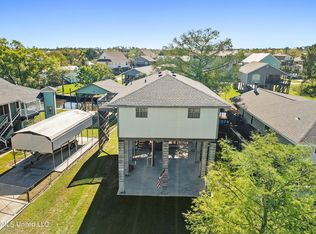 906 Chapman Rd, Bay Saint Louis, MS 39520