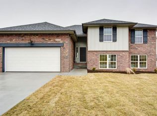 2114 W Richwood Rd, Ozark, MO 65721