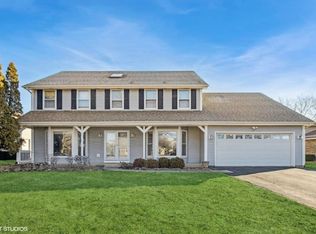 3257 Venard Rd, Downers Grove, IL 60515