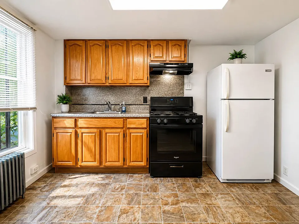 9 Webers Ct #2