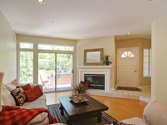 4th image of 510 Porpoise Bay Ter APT B