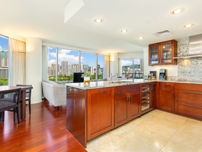 223 Saratoga Rd #1103, Honolulu, HI, 96815