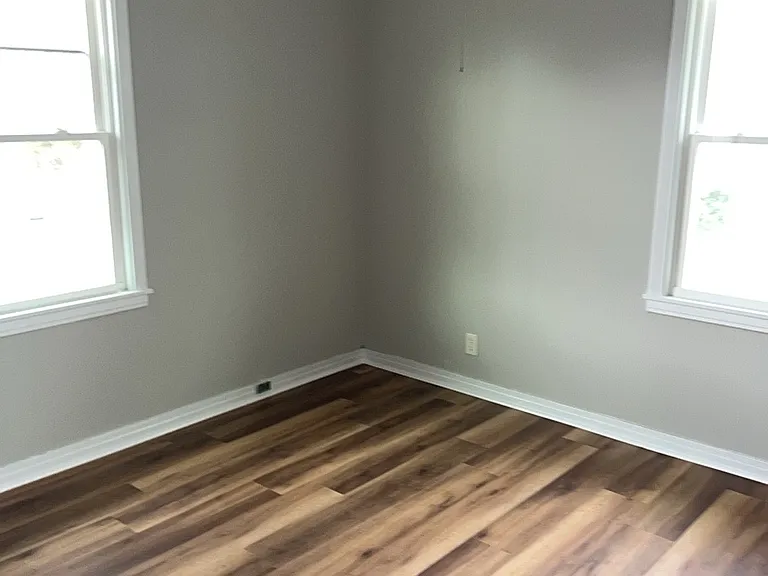 300 E Parkview Dr — Photo 6