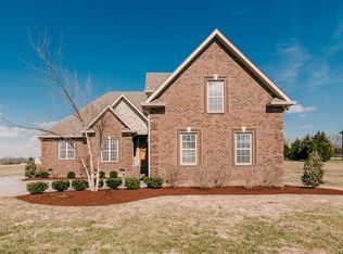 542 Thompson Ln, Portland, TN 37148