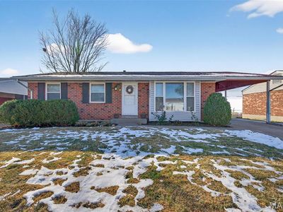 2242 Bolton St, Saint Charles, MO, 63301