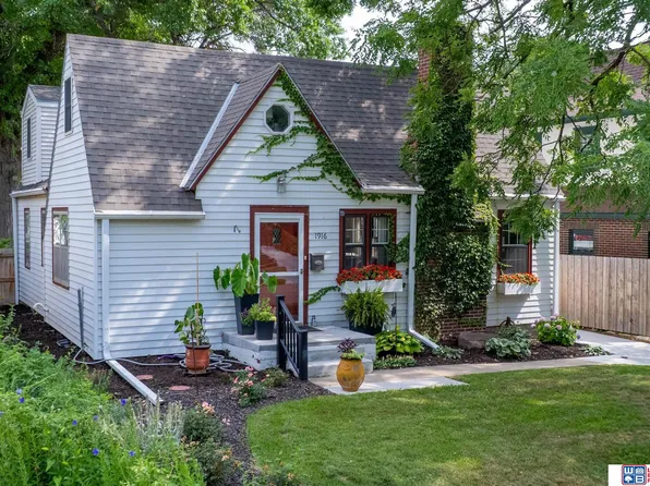 1916 Pawnee St, Lincoln, NE 68502