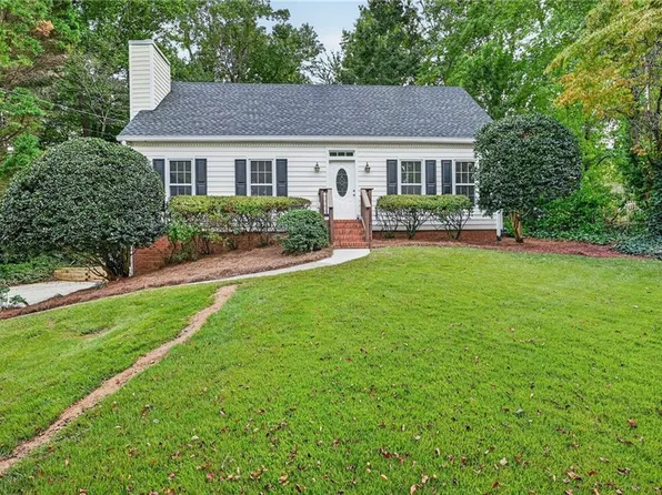 2750 Holly Ridge Cir, Marietta, GA 30062