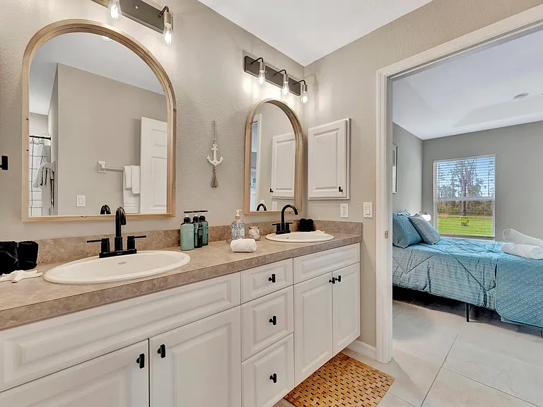 26059 Sandhill Blvd #B — Photo 31