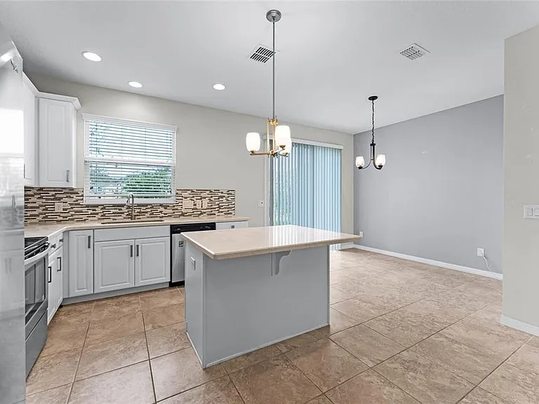 3733 Brighton Park Cir — Photo 10