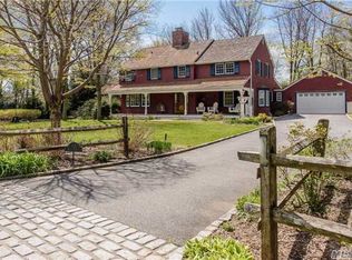 12 Hewlett Ln, Port Washington, NY 11050