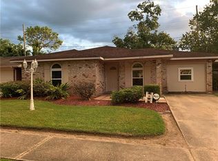 2101 S Sugar Ridge Dr, La Place, LA 70068