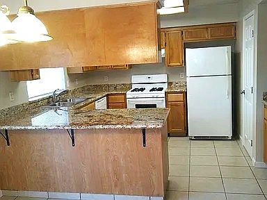 3rd image of 180 El Verano Ct