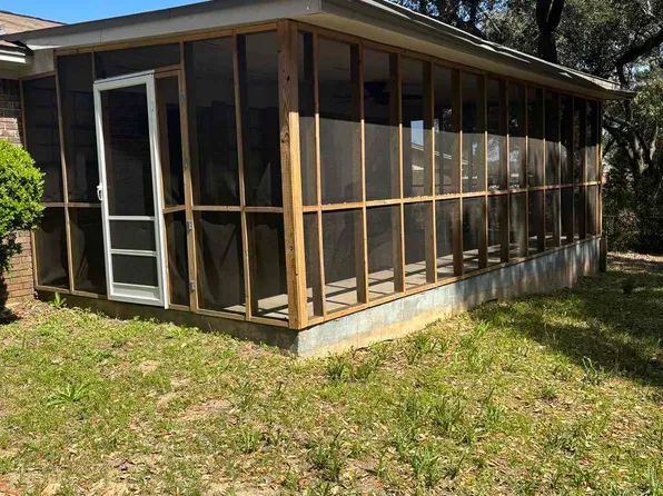6301 Cotton St, Pensacola, FL 32526