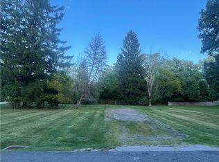 3737 Avondale Rd, Woodmere, OH 44122