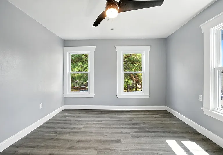 656 Florida Ave — Photo 11