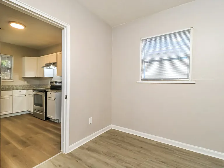 6219 Julian Ave — Photo 5