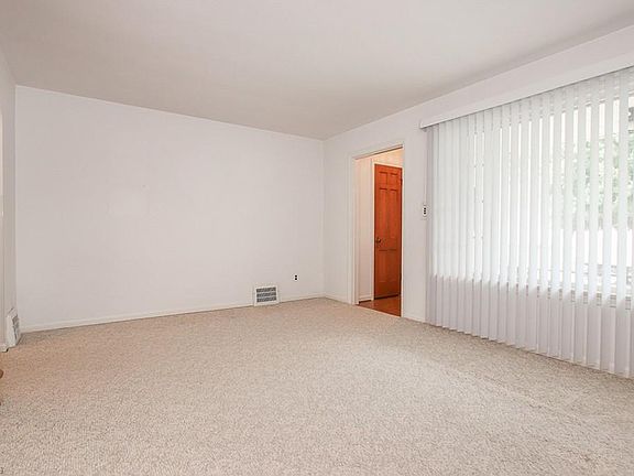 3rd image of 18319 Maple Heights Blvd