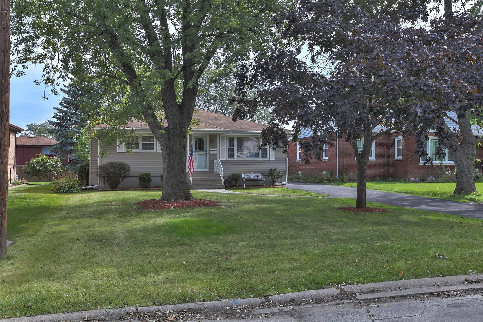 17539 Henry St photo 1
