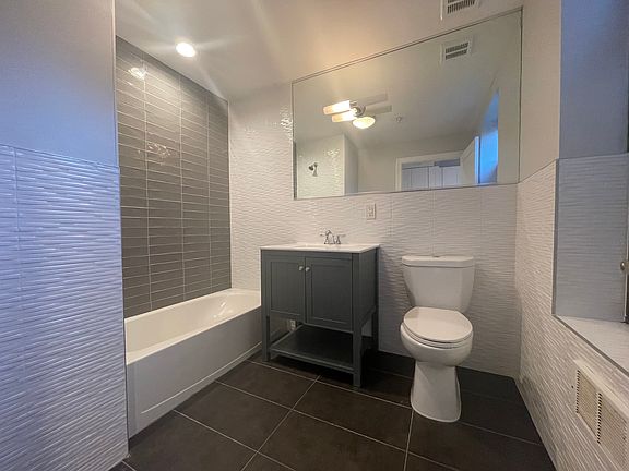 4th image of 45 Clifton Pl #14E