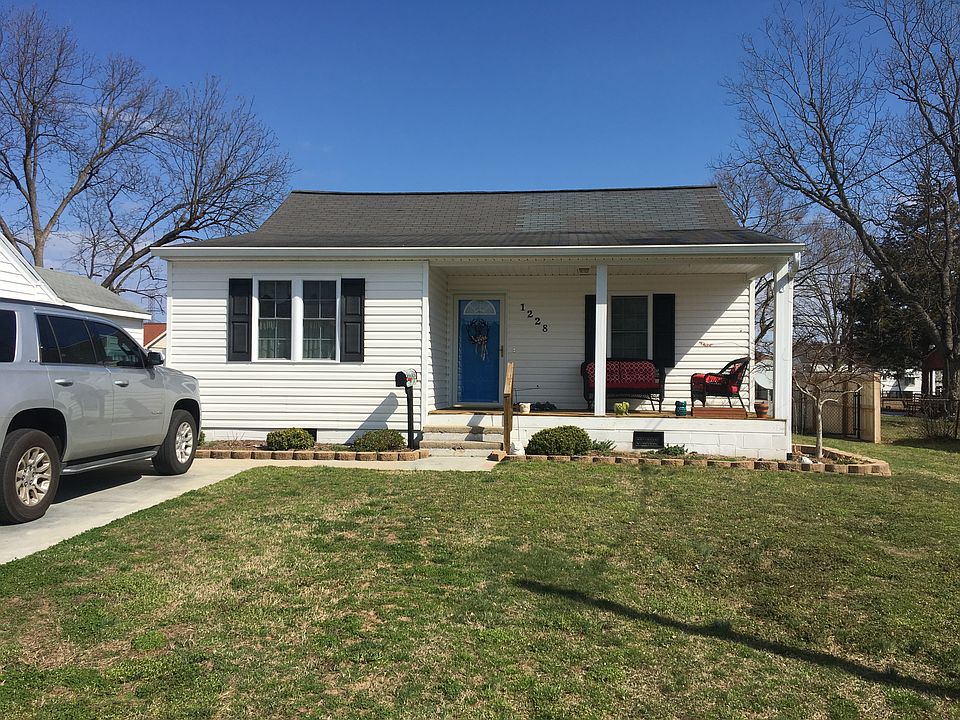 1st image of 1228 Carolina St