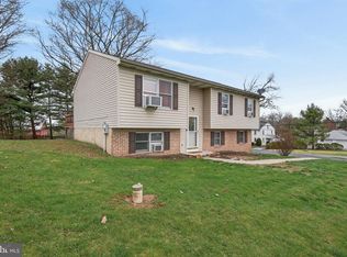 1390 Carole Ln, Manheim, PA 17545