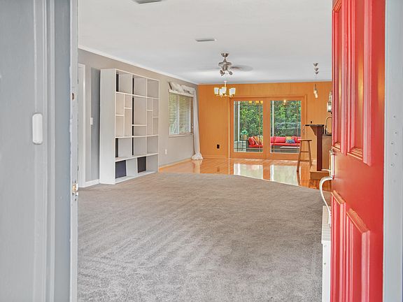 4th image of 1032 Espinado Ave