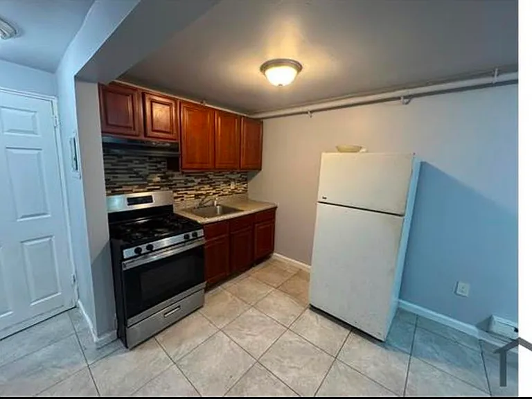 202 Brookdale Ave #B1 — Photo 1