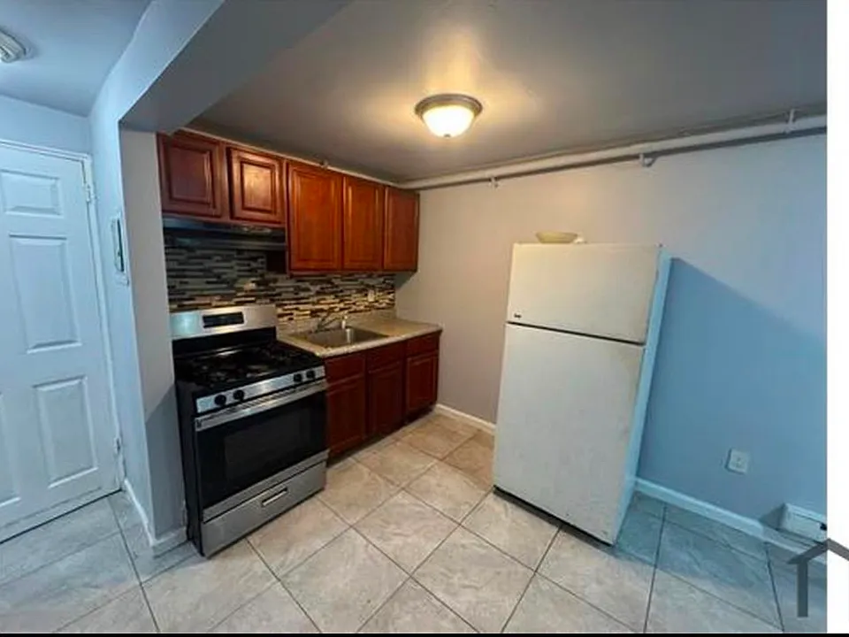 202 Brookdale Ave #B1