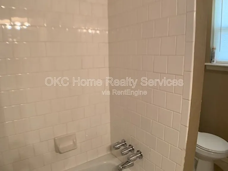 5809 NW 62nd St — Photo 17