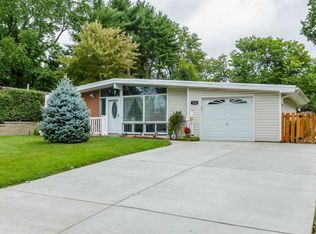 150 Taney Dr, Florissant, MO 63033
