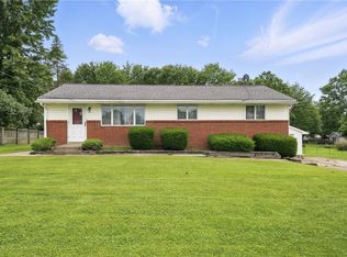 14 Denamen B Dr, West Middlesex, PA 16159