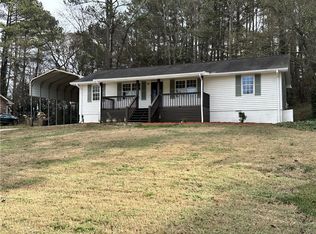 947 Honeysuckle Trl, Winder, GA 30680