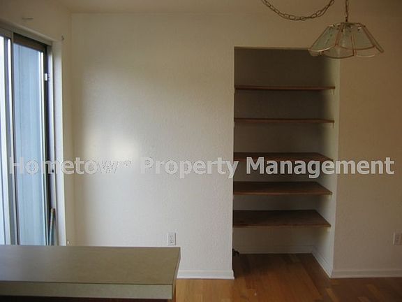 3rd image of 817 Hamelin Ln SE