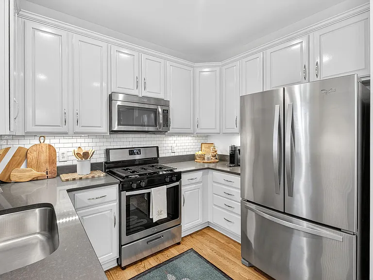 604 Scales Towne Ct — Photo 6