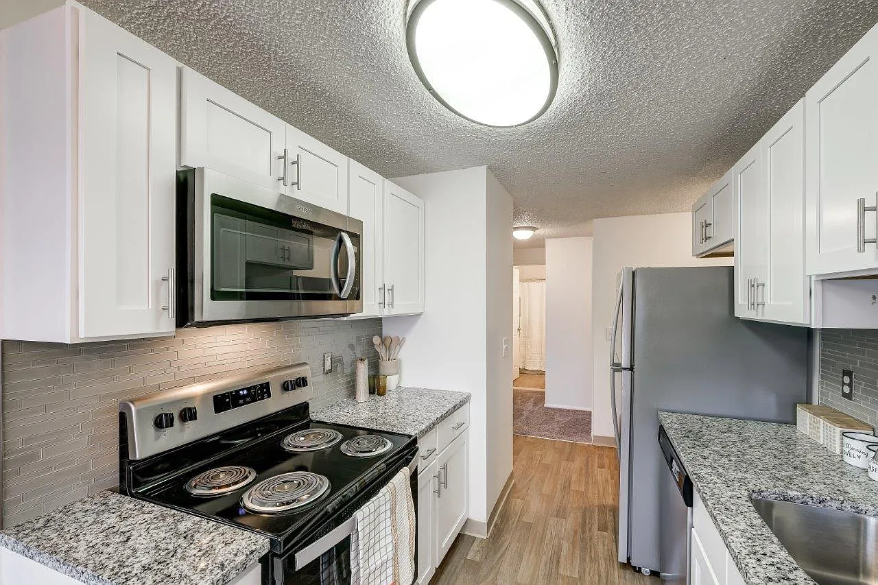 Hilton Village Apartment Homes — Photo 1