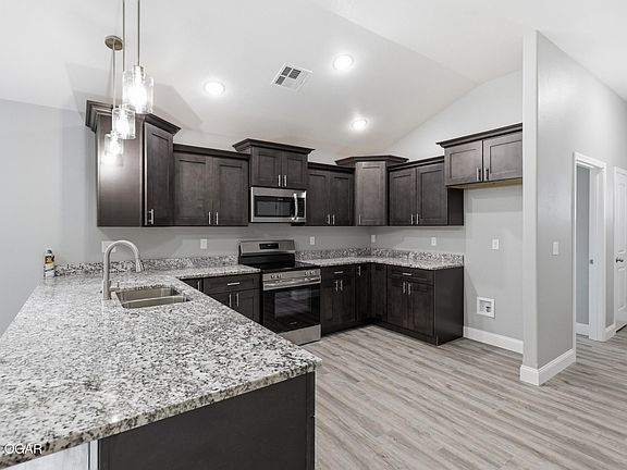 3rd image of 119 S Hall St