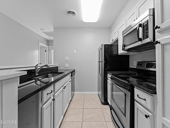5th image of 2702 Sood Rd APT 3