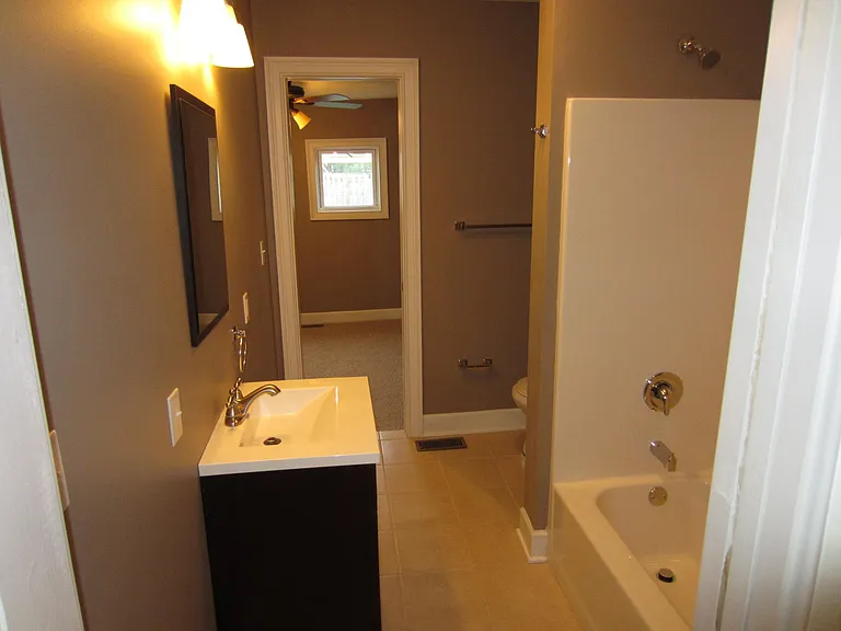 2009 Clover Ave #1 — Photo 5