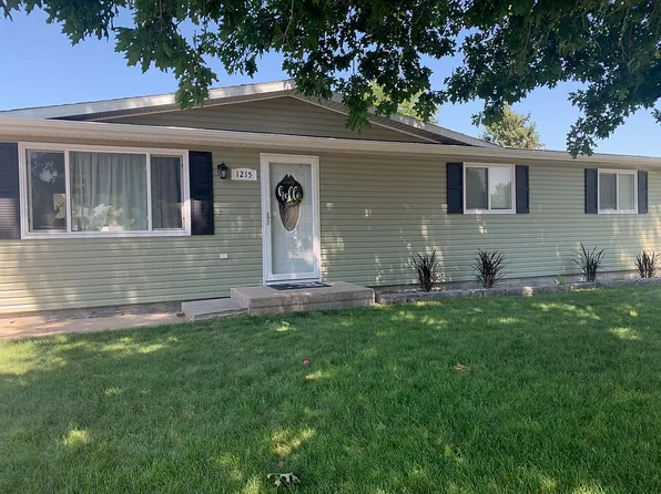 1215 East E St, North Platte, NE 69101