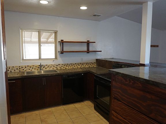 2nd image of 2432 N Columbus Blvd