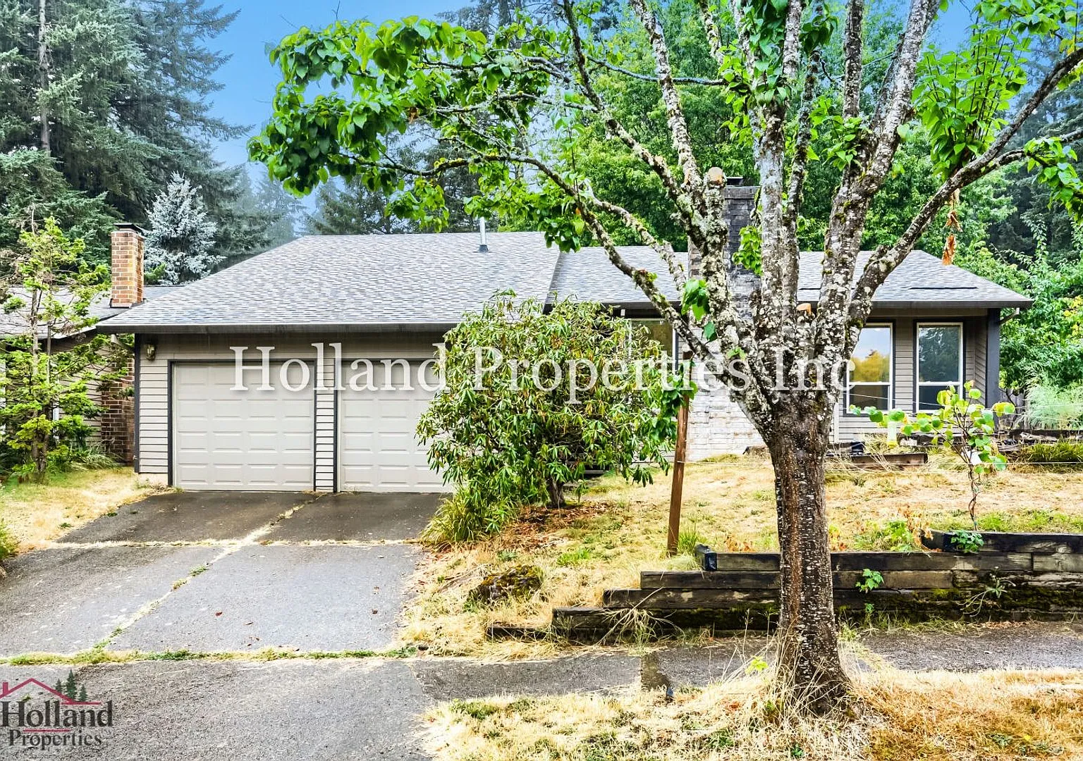 Charming 3-Bedroom Tualatin Home with Detached Office, Garden & Fireplace — Photo 3