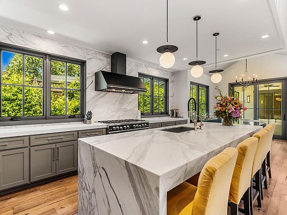 5th image of 1814 Spring Street