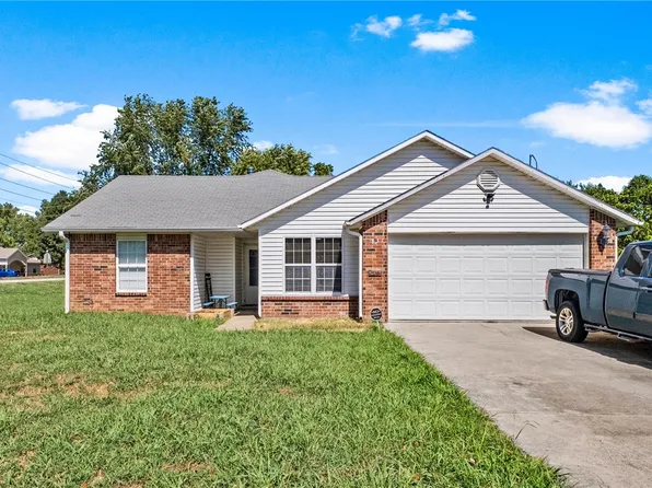 106 Wilson St, Farmington, AR 72730