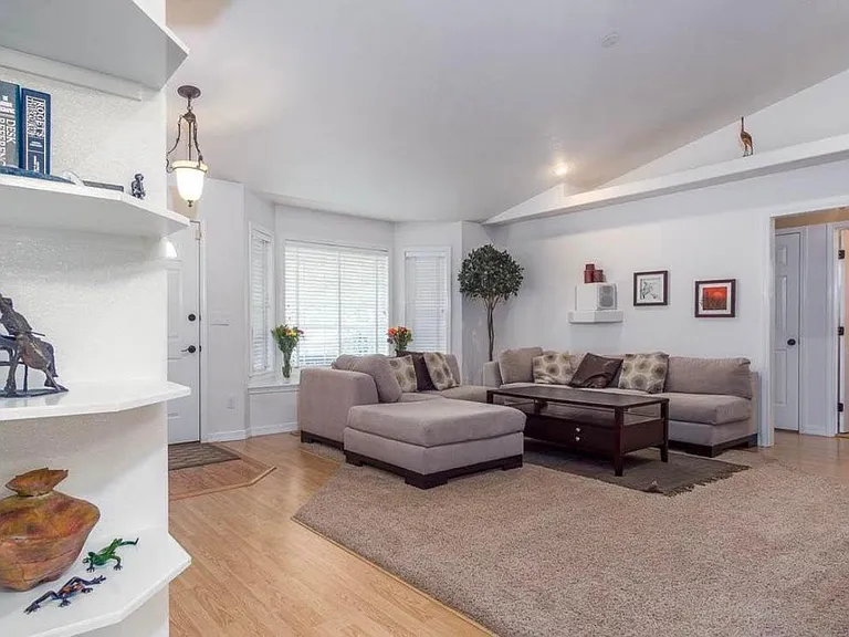 10531 W Greenleaf St — Photo 10