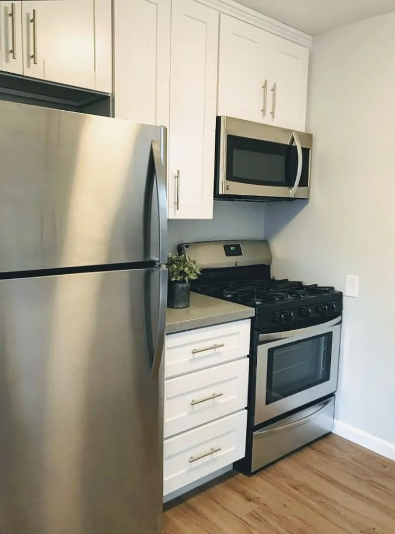 The Metro Apartments — Photo 1