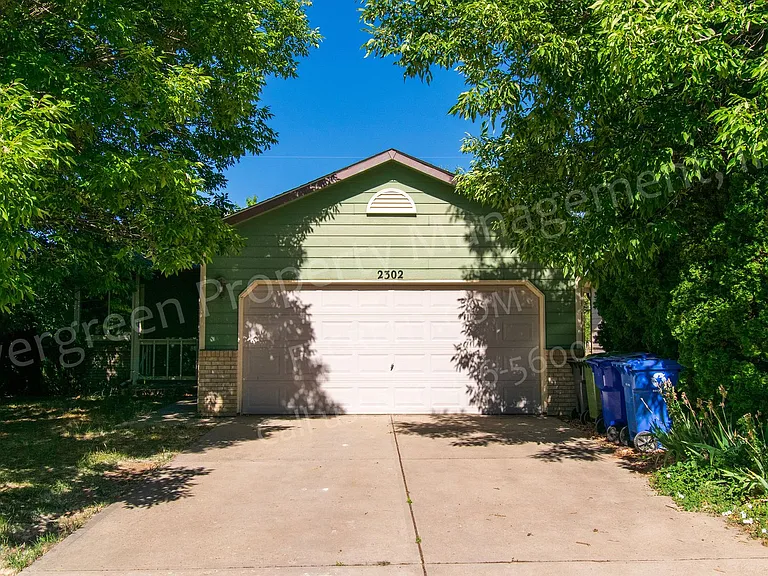 2302 Turquoise St — Photo 4