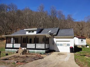 1385 Clio Rd, Clendenin, WV 25045