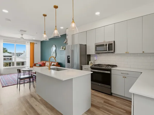 653 Stadtbach St # 6, New Braunfels, TX 78130