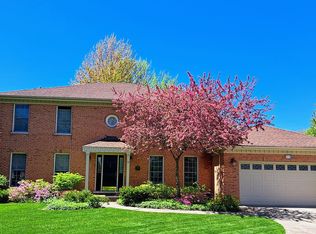 3250 N Windsor Dr, Arlington Heights, IL 60004